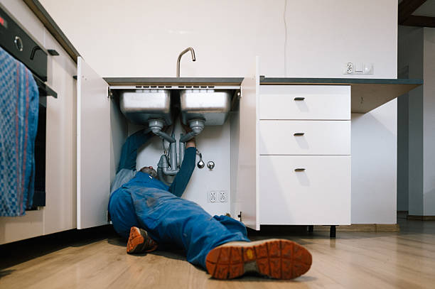 Professional Plumbing technician working in Kenna, WV
